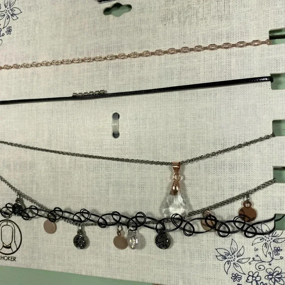 🆕 Mudd Gold, Silver & Black Five Choker Set